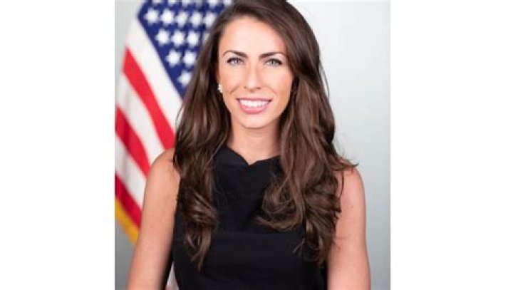 Alyssa Farah Ethnicity, Legs, Twitter, Religion, Husband, Salary, Net Worth