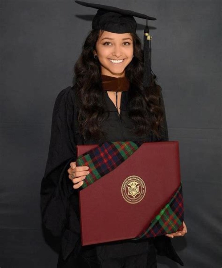 Ash Tsai Ethnicity, Bio, Age, Husband, Family, Height