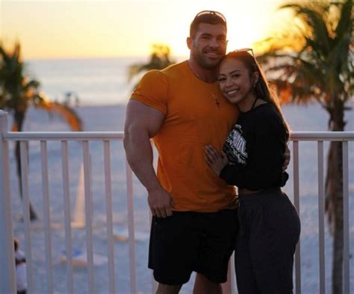 Derek Lunsford Wife Jhelsin Mabaga Pregnant: Married Life And Kids