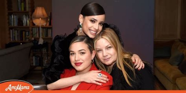 Getting To Know Laura Char Carson And Sofia Carson