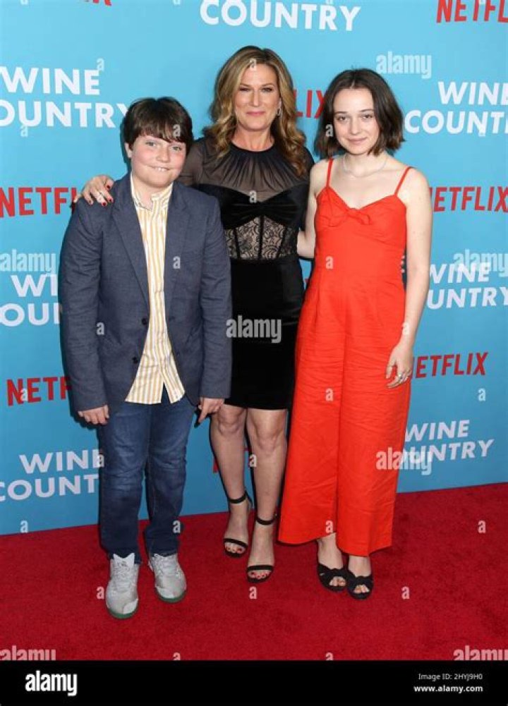 Know About Ana Gasteyer; Age, SNL, Husband, Kids, Net Worth