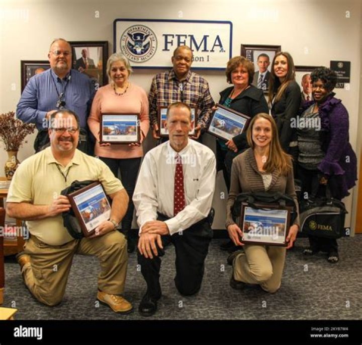 Lauren DeMarco [FOX 5] Bio, Married, Family, Salary, Age