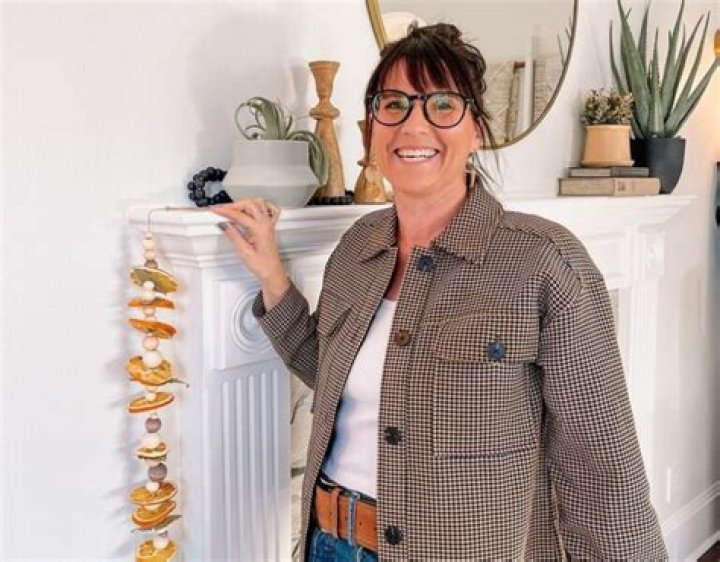 Lyndsay Lamb Age: How Old Is Unsellable Houses Host? Wiki Husband And Net Worth