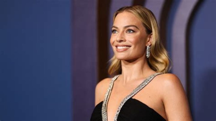 Margot Robbie Height, Weight, Bra Size, Measurements & Bio