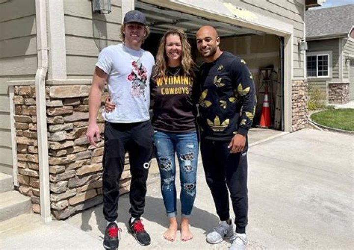 Meet Suzanne Ekeler Adams On Instagram Austin Ekeler