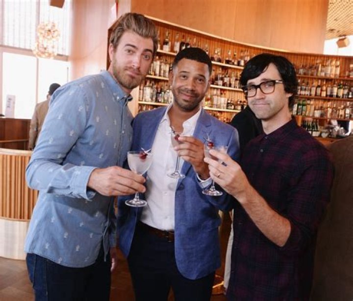 Rhett McLaughlin Net Worth Wiki Age Weight And