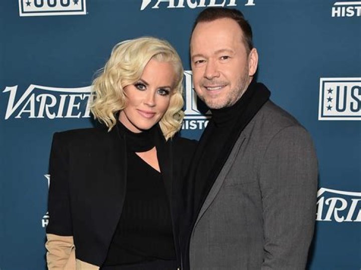 Uncovering The Dynamic Relationship Between Melissa McCarthy And Jenny McCarthy