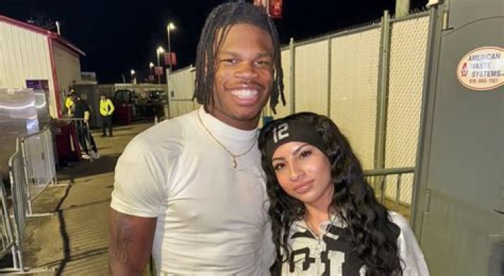 Where Is His Girlfriend Shawna