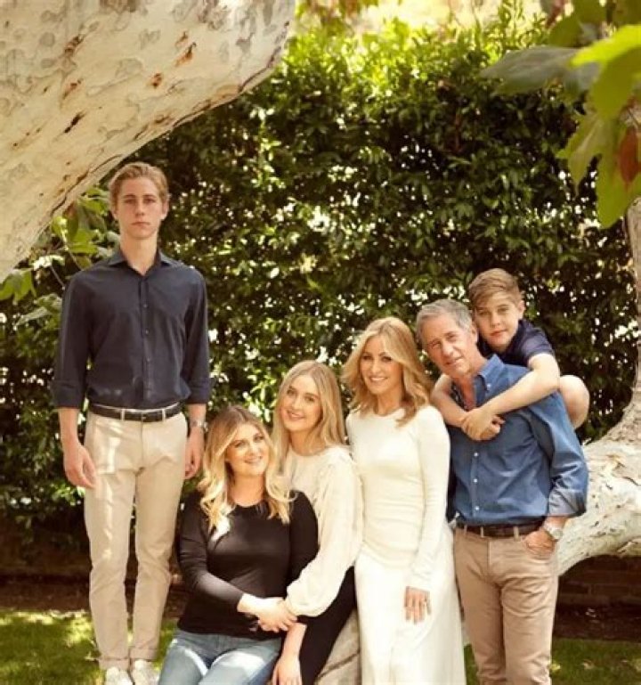 Why Is Laurie Felt Leaving Qvc Where Is She Going? Net Worth And Wiki